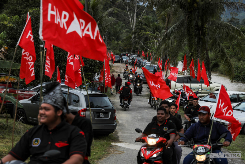 [PHOTOS] GE15 flag war enters full swing