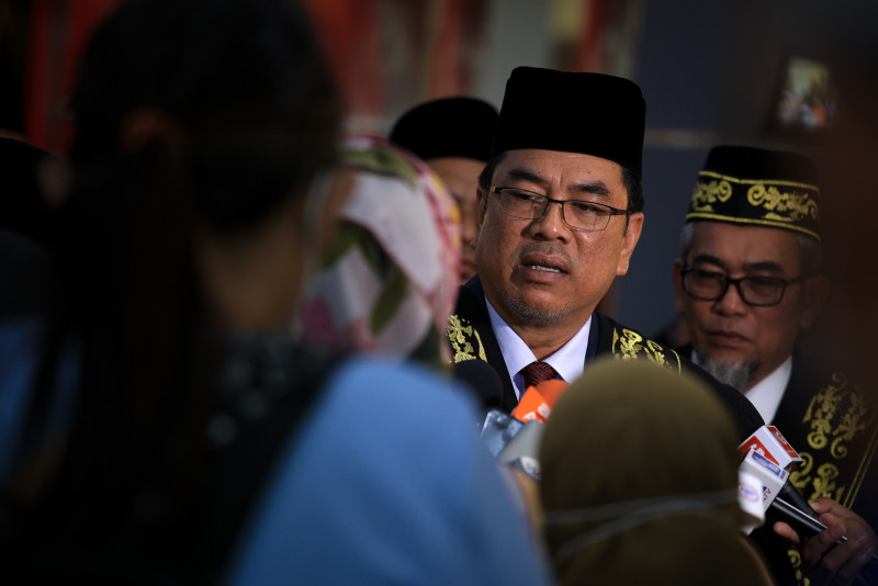 [UPDATED] Sulaiman to resign tomorrow, Rauf to be named Melaka CM