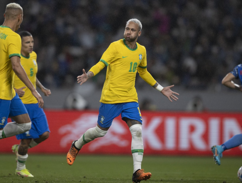 Neymar ready to carry weight of a nation on his shoulders
