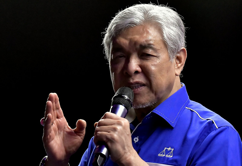 GE15: free laptops for M40 students, teachers if BN wins, says Zahid