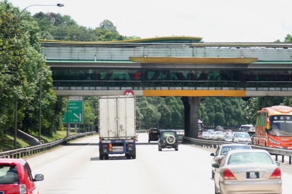 Mother dies in Sg Buloh car crash, family injured