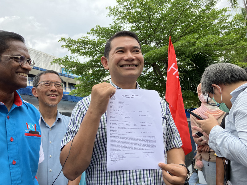 [UPDATED] GE15: sorry isn’t enough, Rafizi files report on PAS’ Shahiful, actor Zul Huzaimy for hate speech