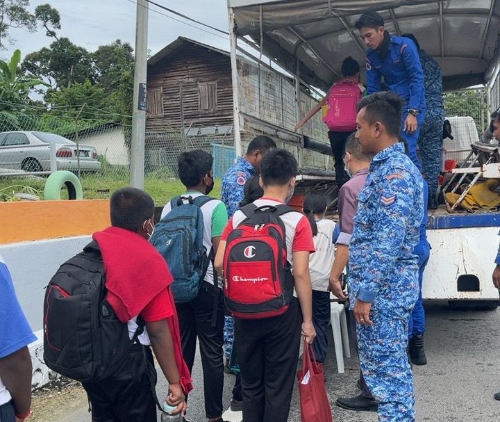 Seremban landslide leaves five Orang Asli families stranded