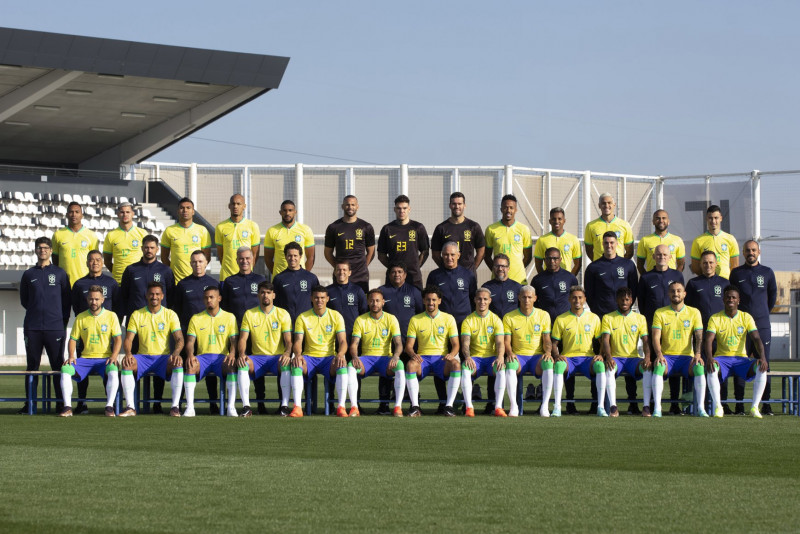 Neymar’s Brazil get Indian samba greeting as they touch down in Qatar