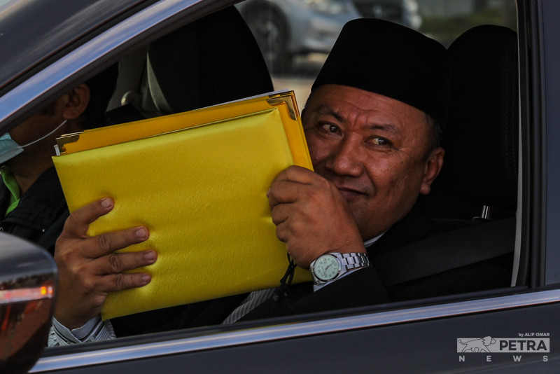 GE15: Perak sultan grants audience to state EC director