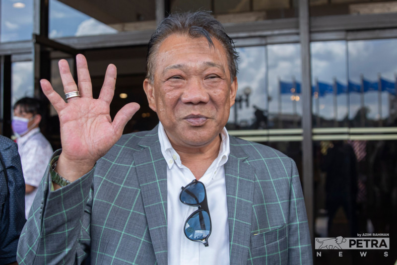 PM visits family of late Bung Moktar Radin