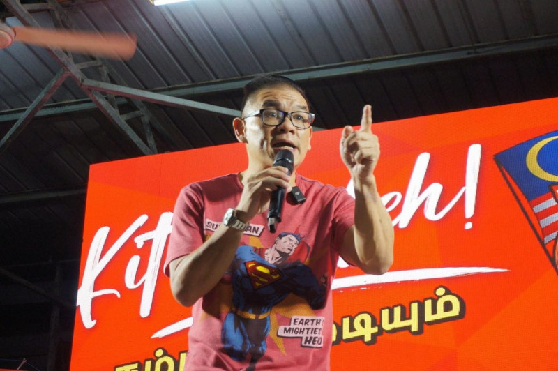 Cops nab ex-DAP man ‘Superman’ Hew for provocative GE15 ceramah