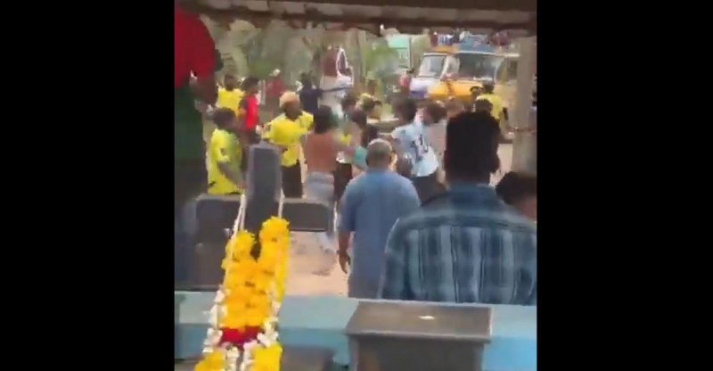 Indian football fans scuffle in World Cup colours