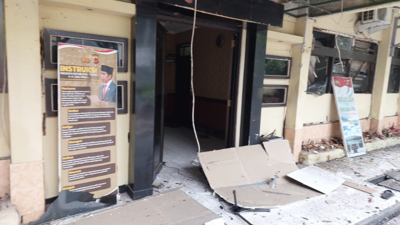Singapore condemns Bandung police station bombing
