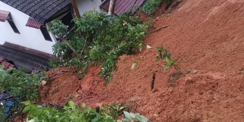 Ampang landslide: police order three more houses to be evacuated