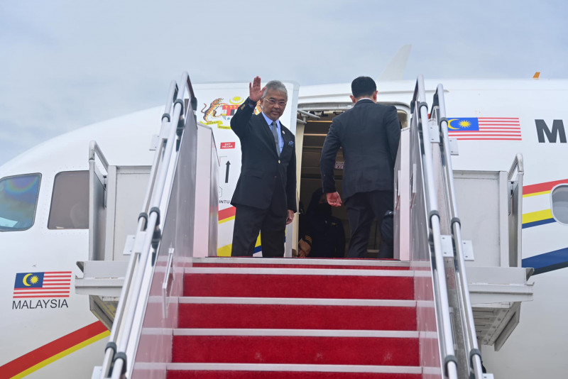Agong heads to Doha for six-day special visit