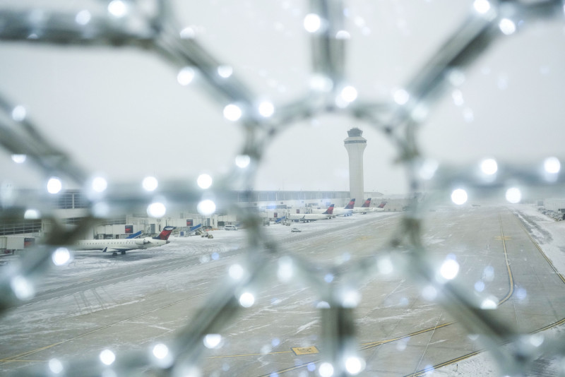 Savage US blizzard leaves 31 dead, power outages, travel snarls