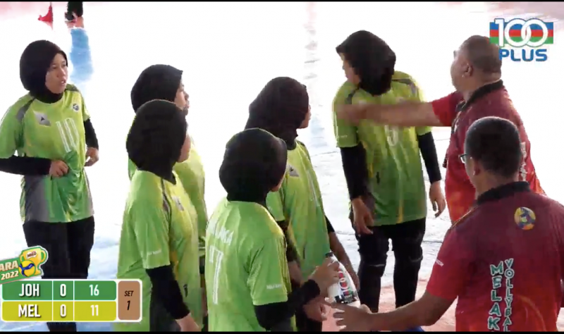 ‘Bola tampar’ match sees under-14 girls slapped by Melaka coach
