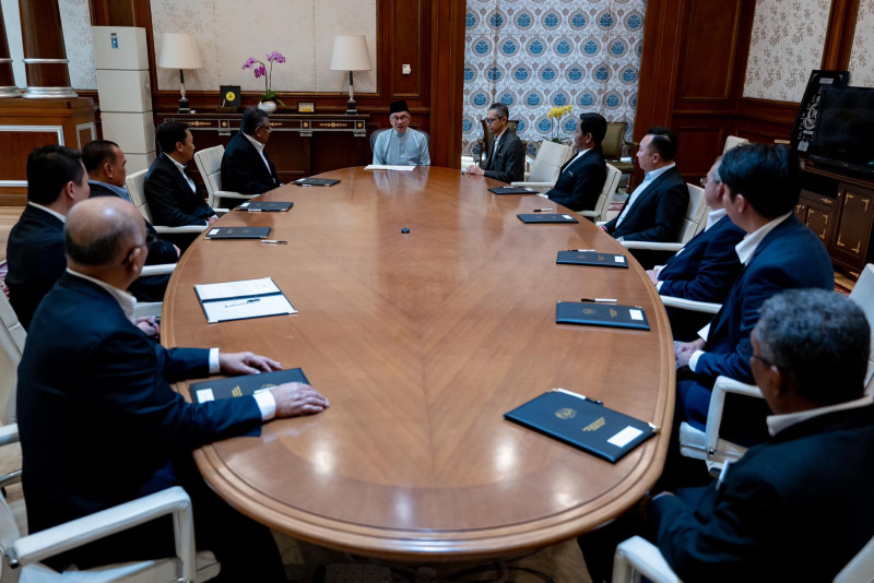 13 cabinet political secretaries take oaths of secrecy
