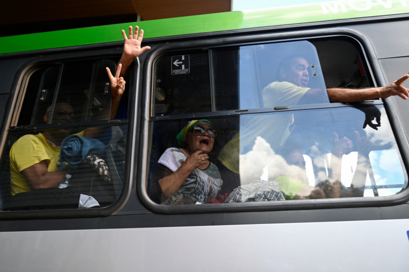 Brazil releases hundreds after pro-Bolsonaro capital riot arrests