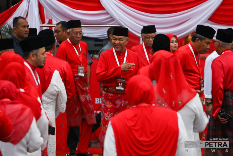 [UPDATED] Zahid tells assembly three reasons why Umno chose PH over PN