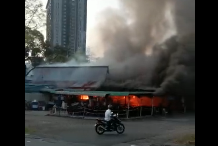 Blaze consumes eight hawker stalls at George Town’s Astaka