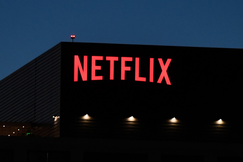 Netflix soars to 230 mil subscribers, co-founder steps down
