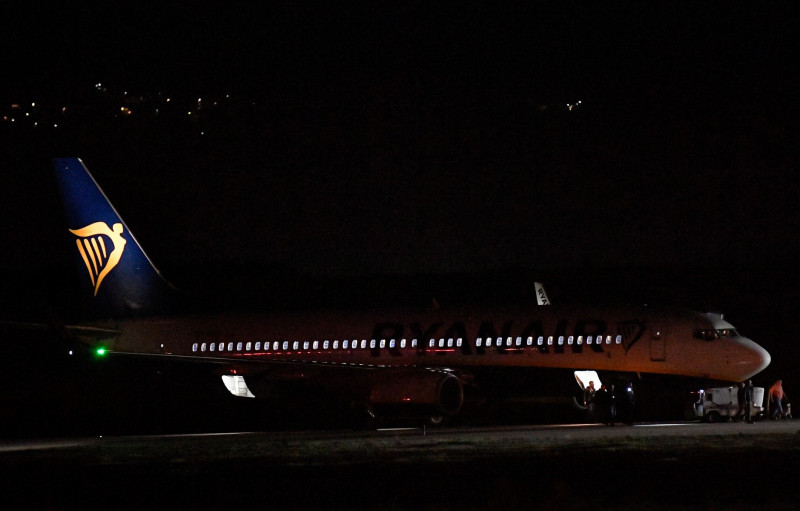 Greece-bound flight from Poland gets military escort after bomb tip