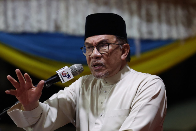 I deal in facts, not lies, says Anwar amid online flak