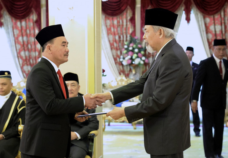 Sabah swears in three assistant ministers after cabinet rejig