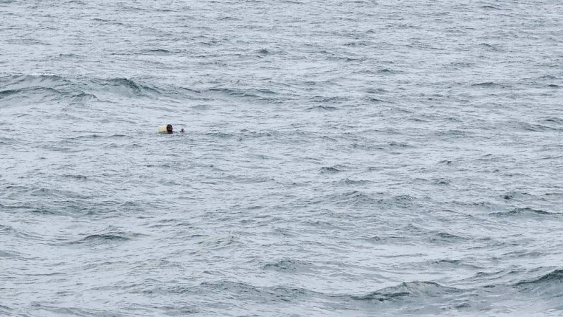 Fisherman survives in open sea holding oil container for 30 hours