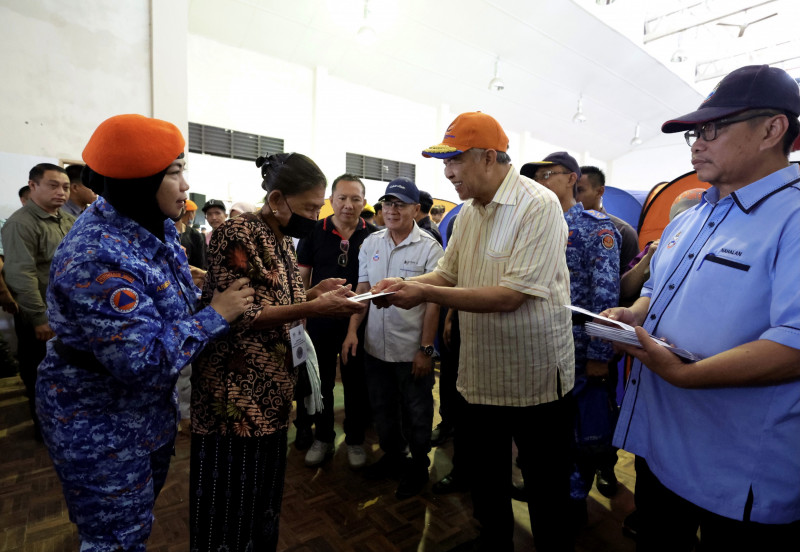 Govt to assess flood-damaged houses, prioritise badly affected for aid: Zahid
