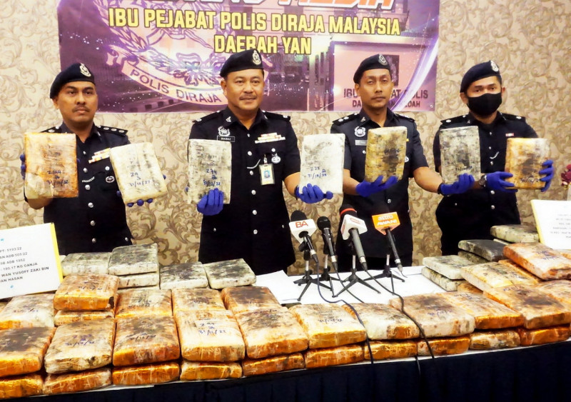 Kedah cops find RM500,000 worth of cannabis floating in canal