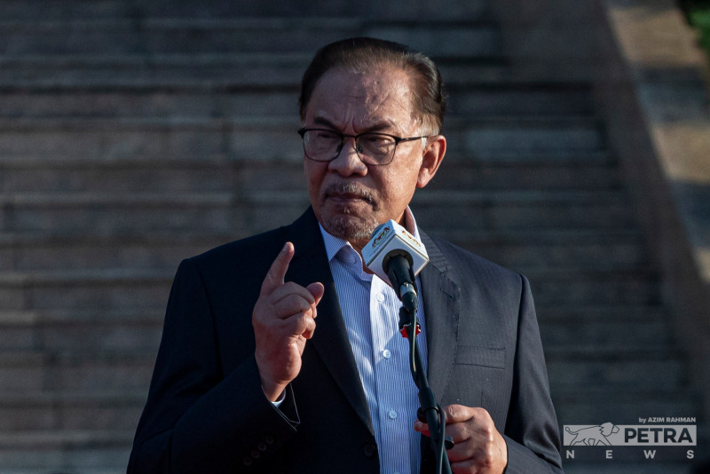 Place priority on bridging divide between rich and poor, Anwar tells govt departments