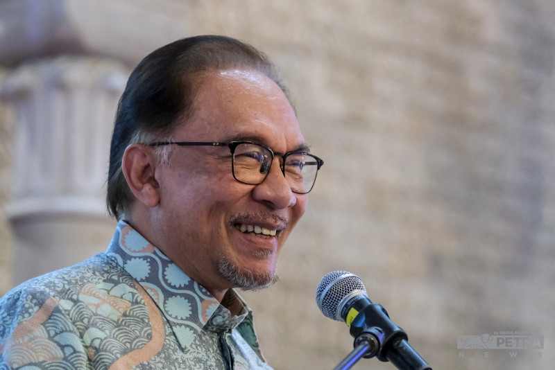 Anwar suggests looser rules, culture for Form 6