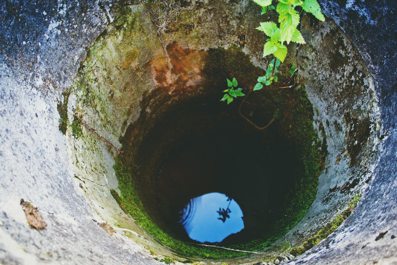 Thai rescuers dig to free baby trapped down well