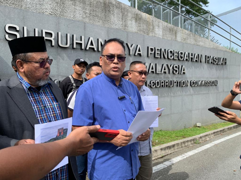 Probe into Bersatu? Ditto for Pakatan, BN please, MACC told