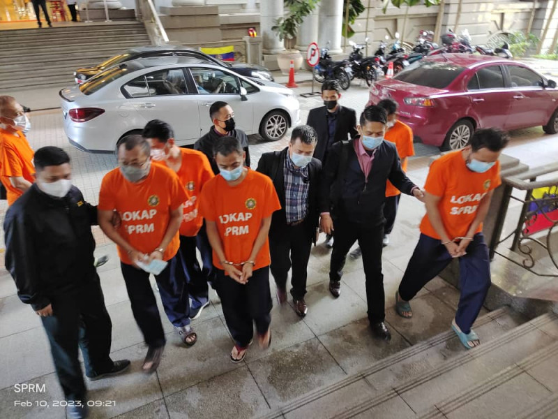 MACC nabs six for alleged manipulation of flight ticket quota for umrah