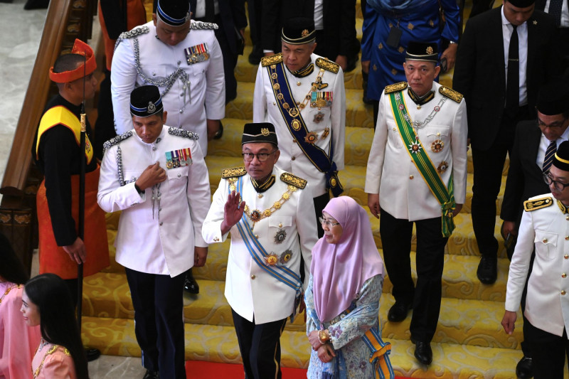 [UPDATED] I hope Anwar is my last PM, Agong says after multiple govt changes