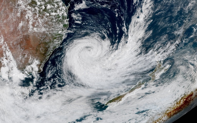 Storm leaves thousands without power in New Zealand