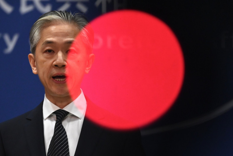 China accuses US of sending balloons into airspace