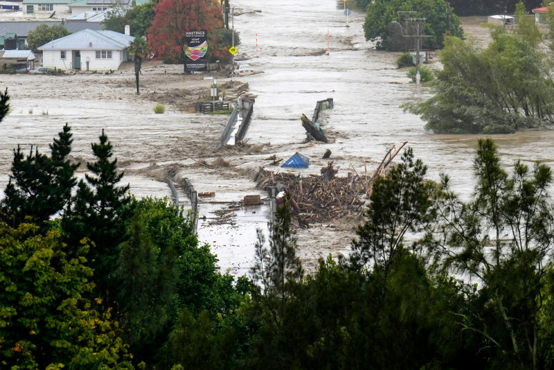 New Zealand cyclone: death toll rises to five