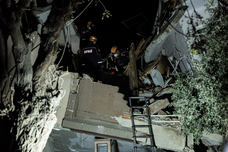 New quake hits Turkiye and Syria, killing three