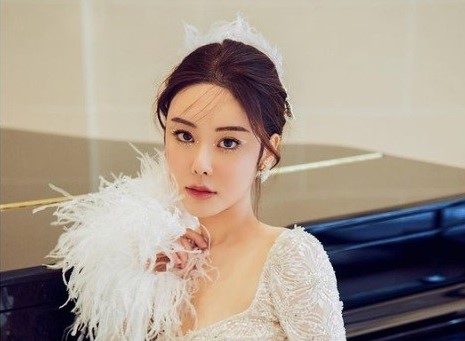 Hong Kong cops trawl landfill for remains of slain model Abby Choi