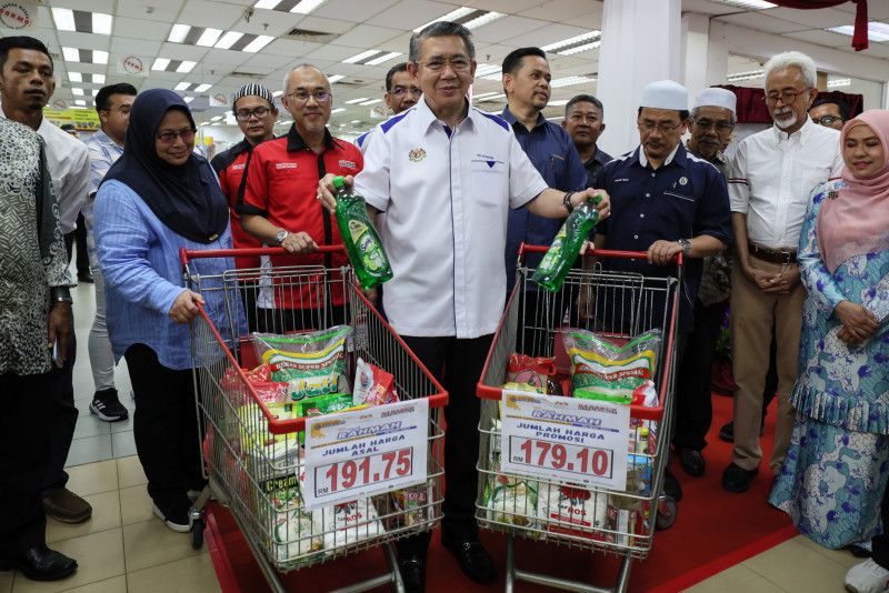 Rahmah Sale can help consumers save up to RM100 a month: Salahuddin