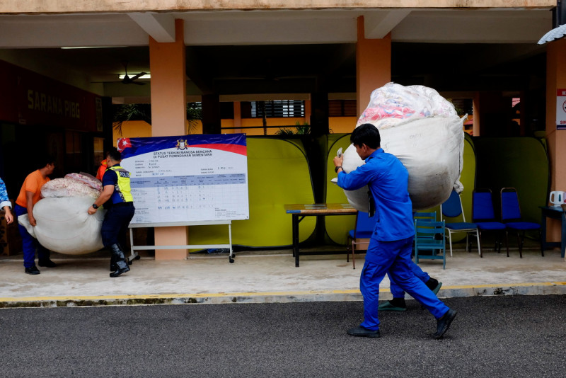 Over 42,000 flood victims still at relief centres in three states