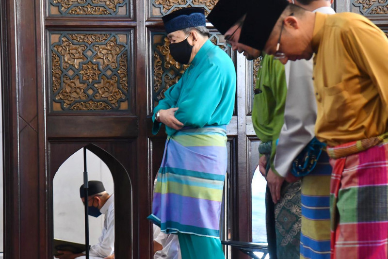 Preaching accreditation necessary to preserve Islam: S’gor sultan