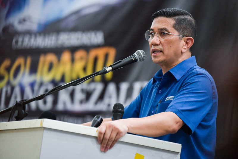 Egg importer threatens to sue Azmin over direct negotiation claim