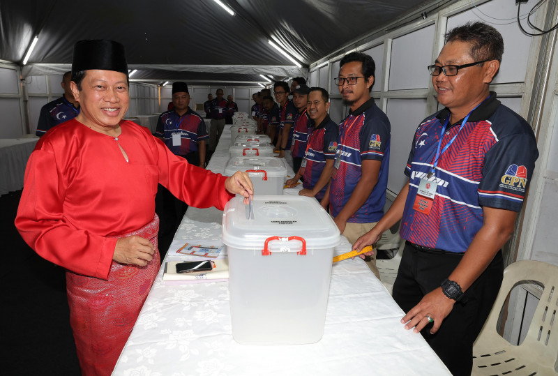 Umno election results likely out tonight: Ahmad