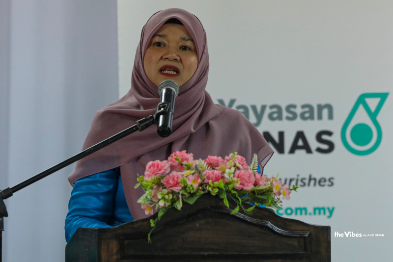 Suing parents over school dropouts not a good solution: Fadhlina
