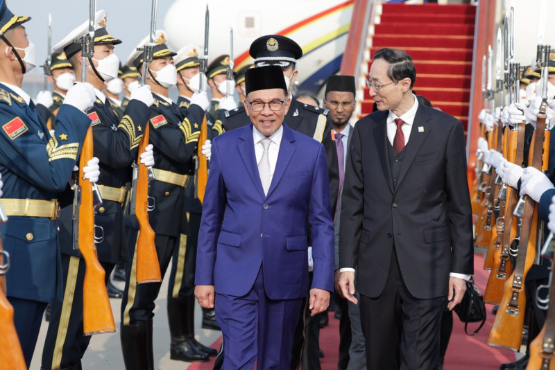 Anwar touches down in Beijing for second leg of China visit