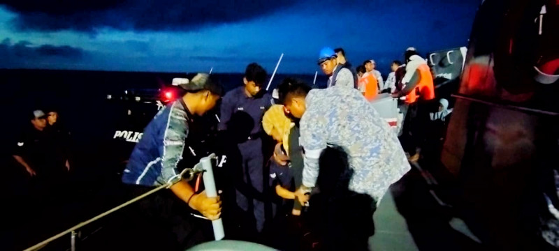 Cargo ship rescues 11 M’sians stranded on overturned boat for 3 days