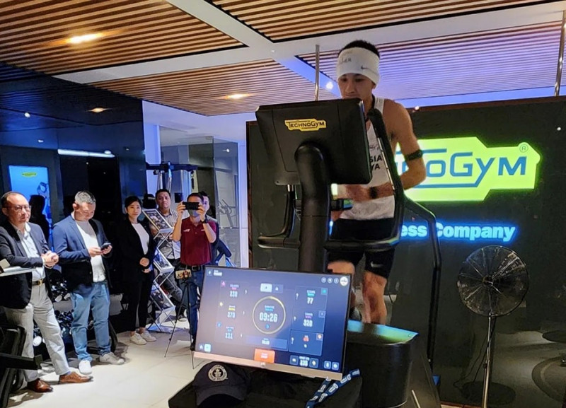 Tower-runner Wai Ching sets new global mark for World Health Day