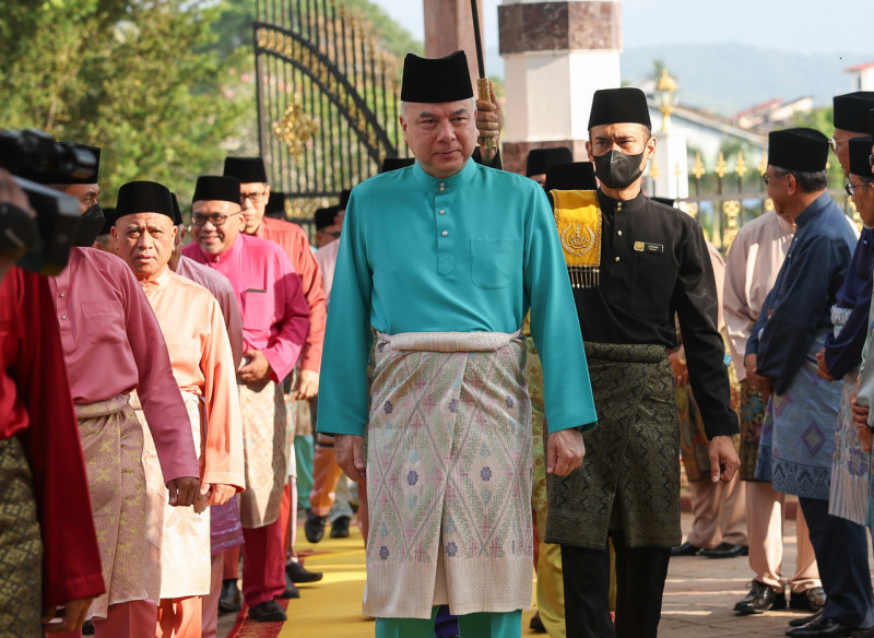 Sultan Nazrin graces Perak Aidilfitri celebrations