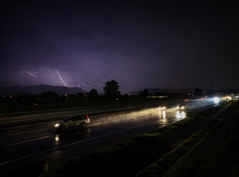 Thunderstorms, heavy rain this evening as post-Raya traffic increases